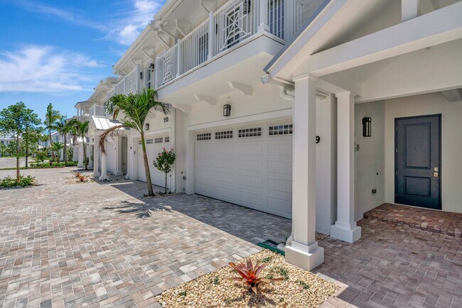 Building Photo - 150 Water Pointe Pl
