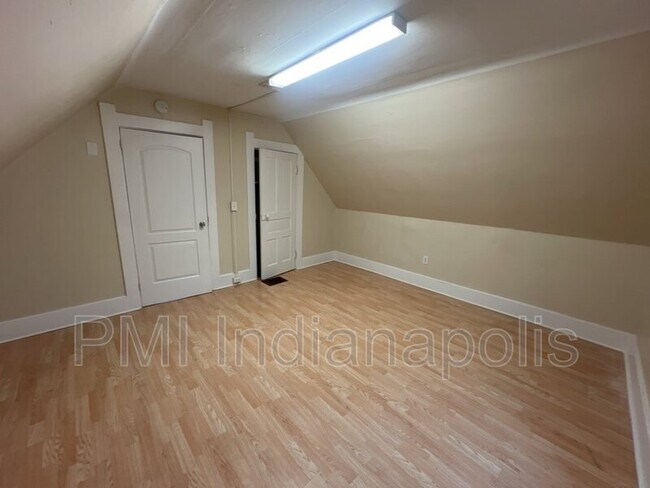 Building Photo - 734 N Belleview Pl