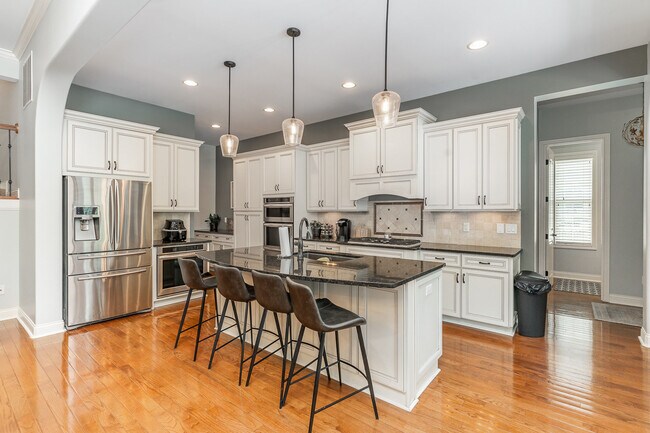 Building Photo - 7281 Keltner Dr