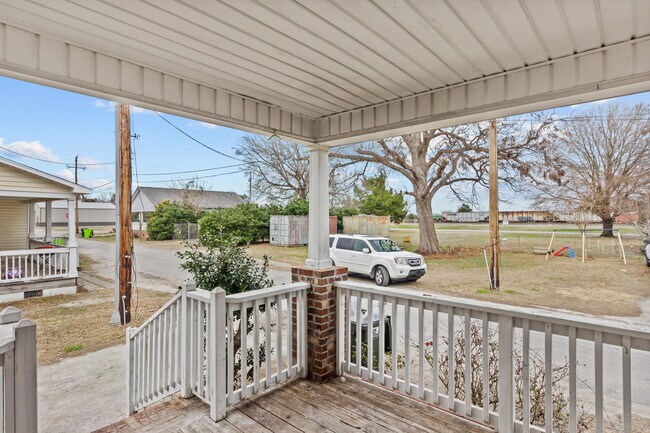 Foto del edificio - 883 N Cool Ave