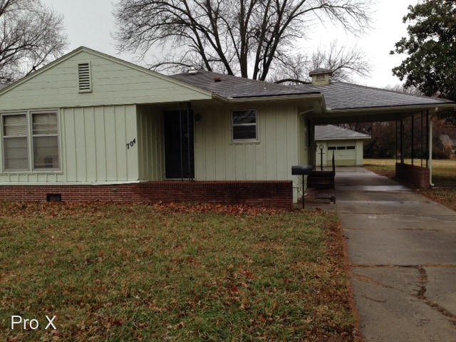Building Photo - 3 br, 2 bath House - 704 S. Chestnut