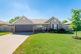 Building Photo - 3103 SW Greensprings Rd