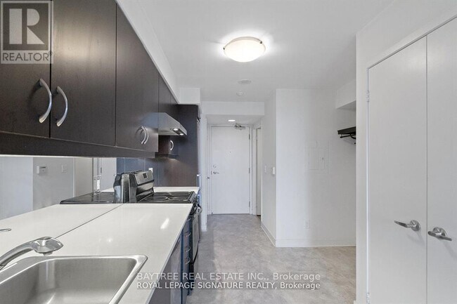 Photo du bâtiment - 320 Richmond St E