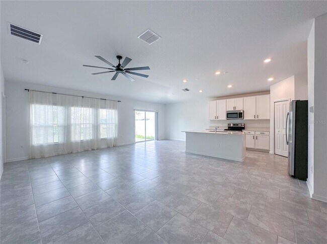 Building Photo - 977 Waterfall Blvd