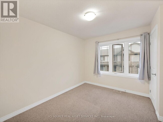 Building Photo - 77 Diana Ave