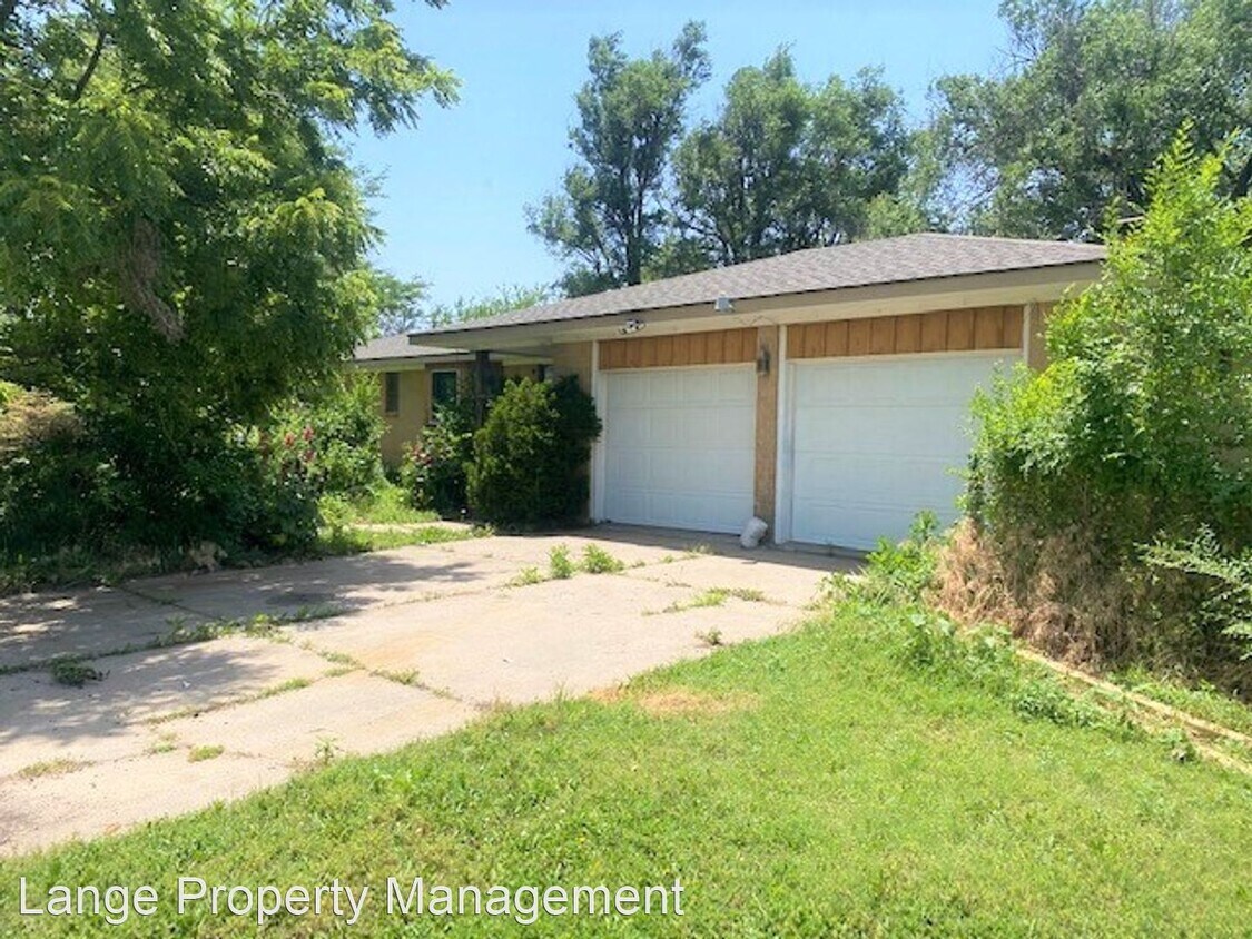 Primary Photo - 2 br, 2 bath House - 235 S 167th St W