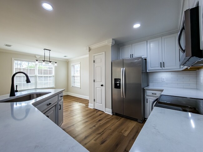 Foto del edificio - 105 Cypress Ridge Rd