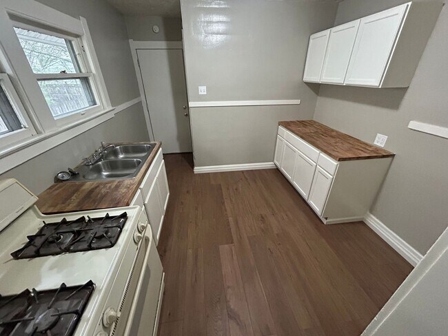 Foto del edificio - Cozy and freshly Updated North Toledo Home Near I-75 & Downtown