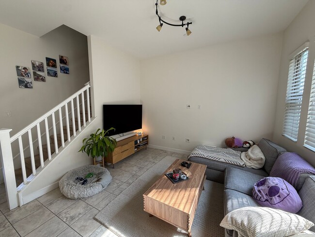 Photo - 3 Bedroom 2 Bath Unit House