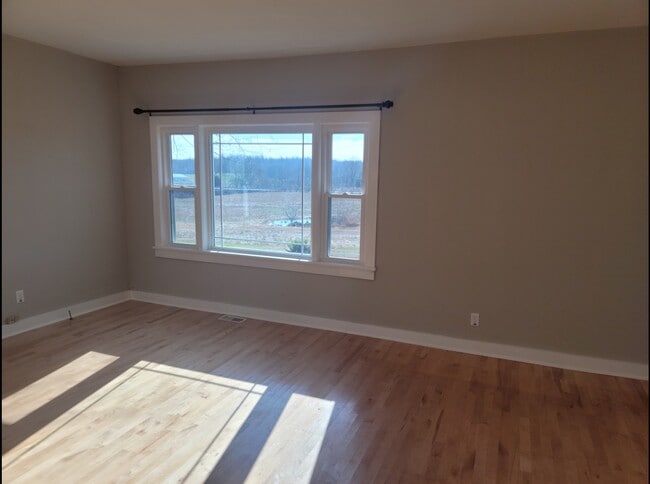 Building Photo - 235 US-231