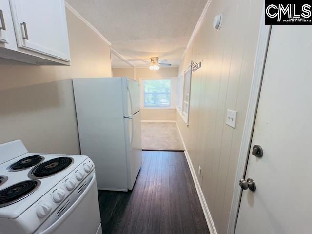 Building Photo - 3800 Fern Ave