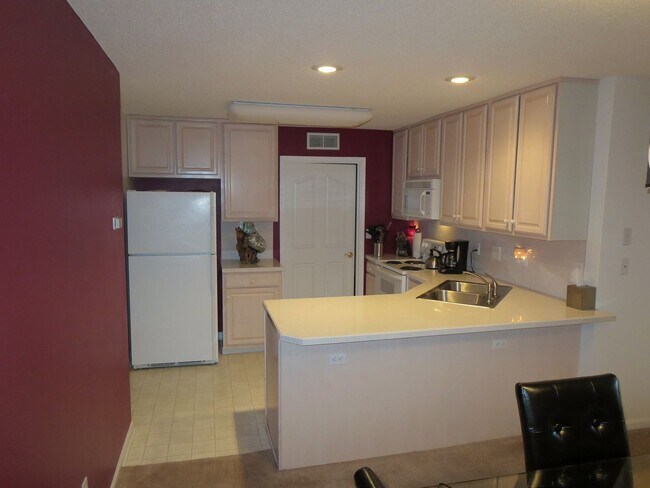 Foto del edificio - Spacious 2-Level Townhouse