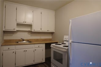 Building Photo - 214 Randolph St