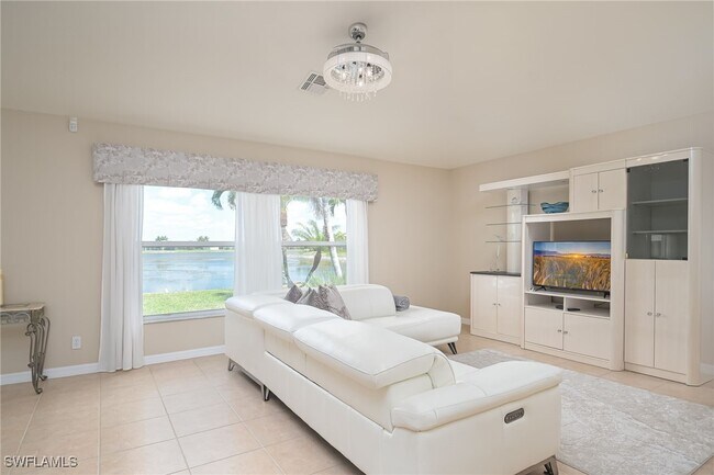 Foto del edificio - 2250 Grove Dr