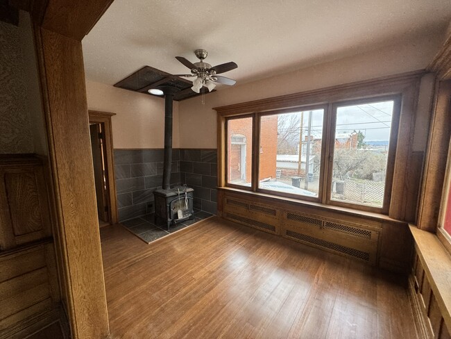 Sun Room - 842 W Galena St