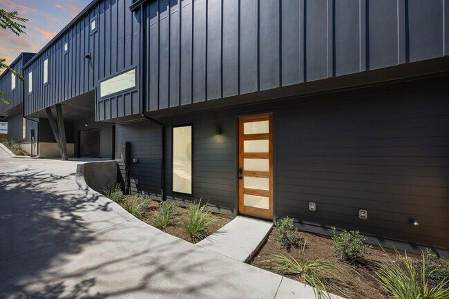 Foto del edificio - 4014 Clawson Rd