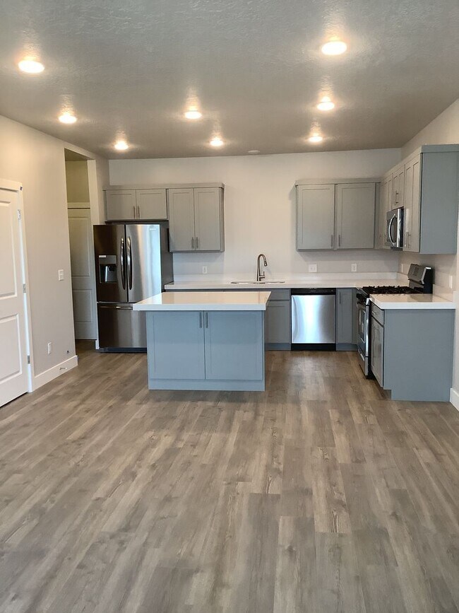 Foto del edificio - Townhome in Prime Spanish Fork Location