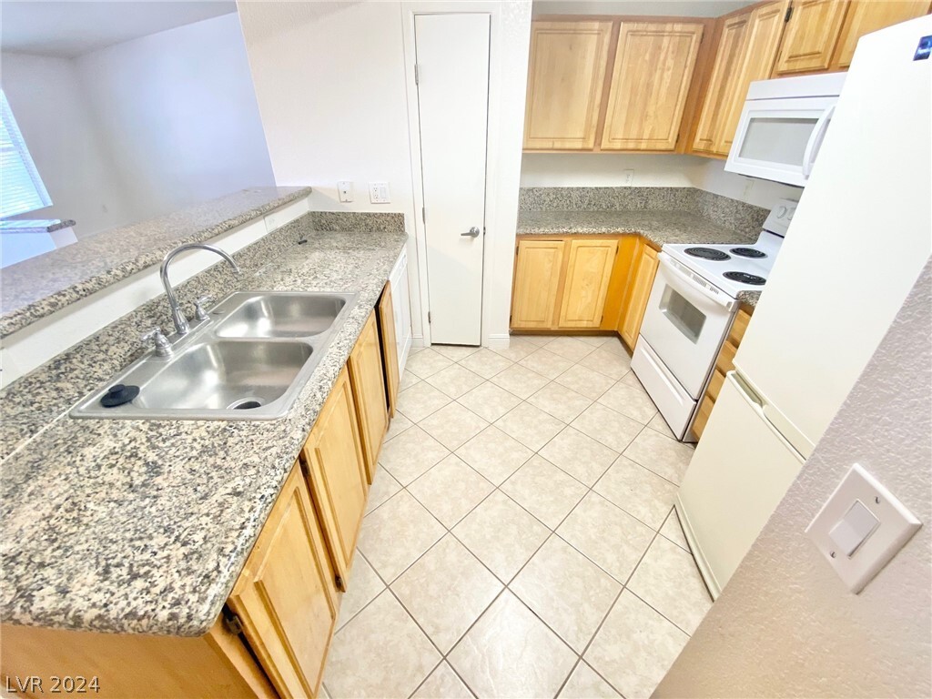 Primary Photo - 5055 W Hacienda Ave
