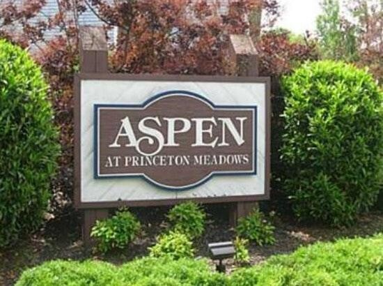 Foto del edificio - 2403 Aspen Dr