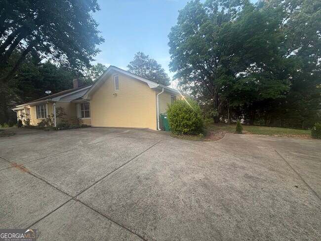 Foto del edificio - 981 Woodward Park Dr