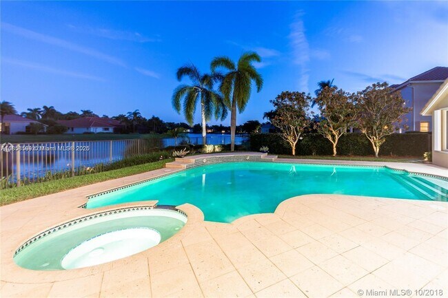 Foto del edificio - 2726 Meadowood Dr