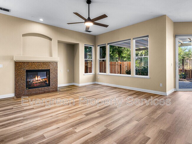 Foto del edificio - 12021 Gold Pointe Ln