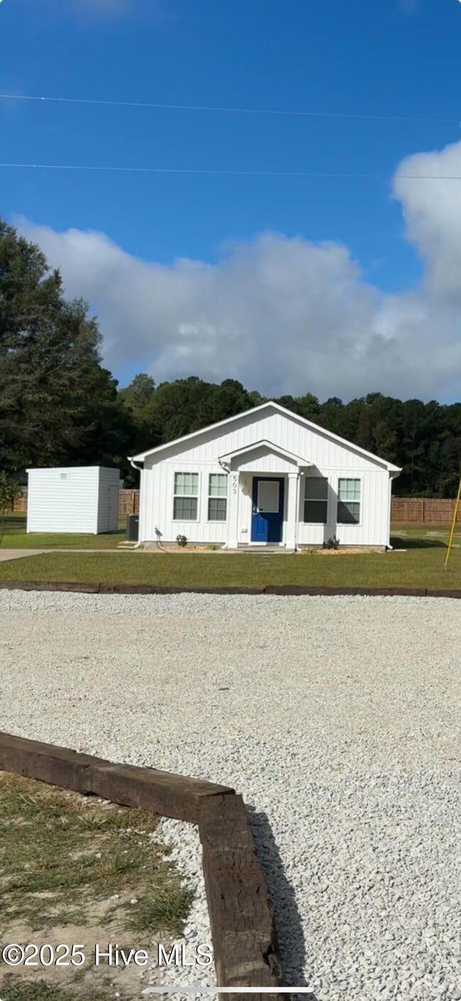 Building Photo - 503 Pecan Tree Ln
