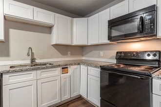 Building Photo - 2801 Virginia St