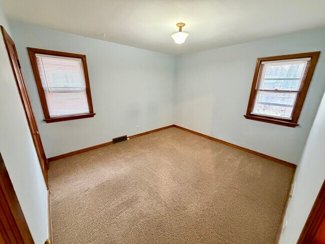 Dormitorio 2 - 2216 Lefeber Ave