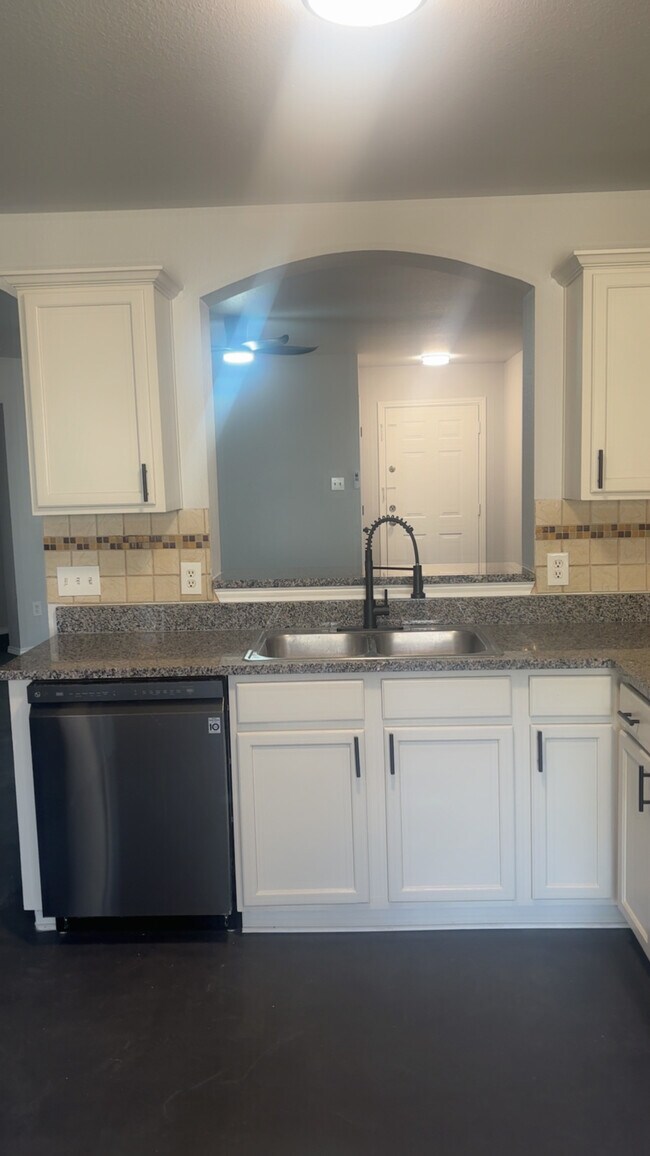 Foto del edificio - 1028 Doras Dr