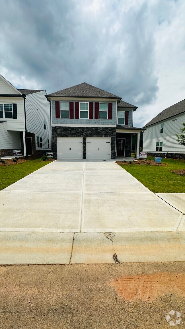 Moss Estates Apartments for Rent with a Yard Dawsonville, GA 1