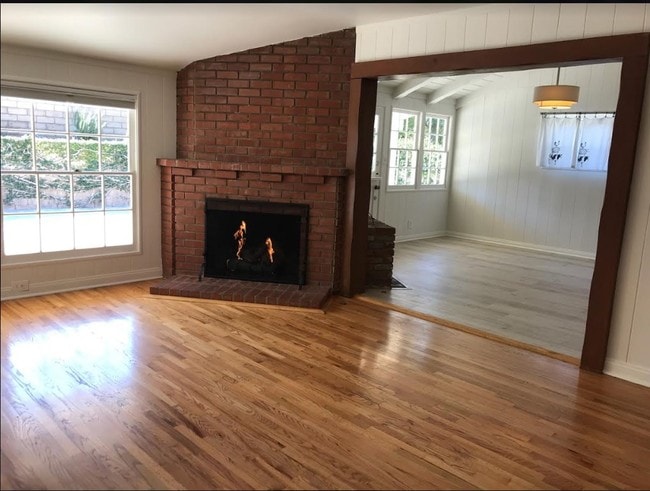 Living Room & Fireplace - 6629 Sunnyslope Ave