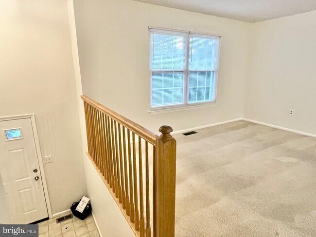 Building Photo - 33 Ketley Pl
