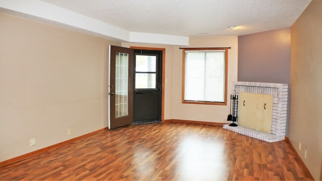Building Photo - $1,125 | 2 Bedroom, 1.5 Bathroom 1st Floor Condo | No Pets | Sublease* | Available for August 1st...