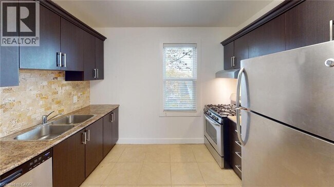 Photo du bâtiment - 1544 King St E