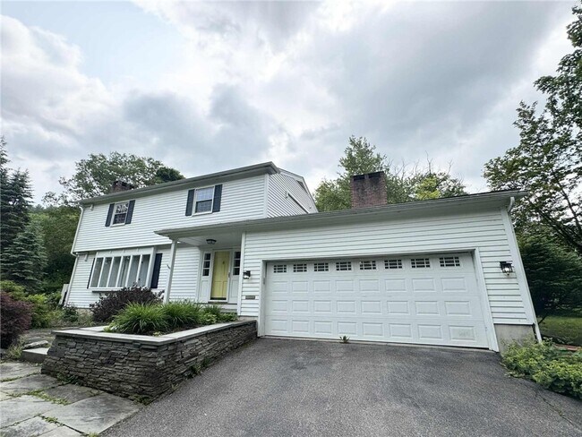 Building Photo - 3 Fernleigh Dr