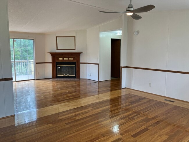 Foto del edificio - Three Bedroom Home in Hickory