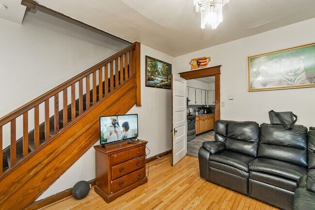 Foto del edificio - ? Spacious 3-Bedroom Home in Allentown – M...