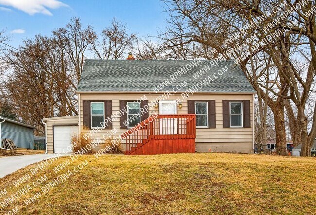 Foto del edificio - 6717 Roseland Dr