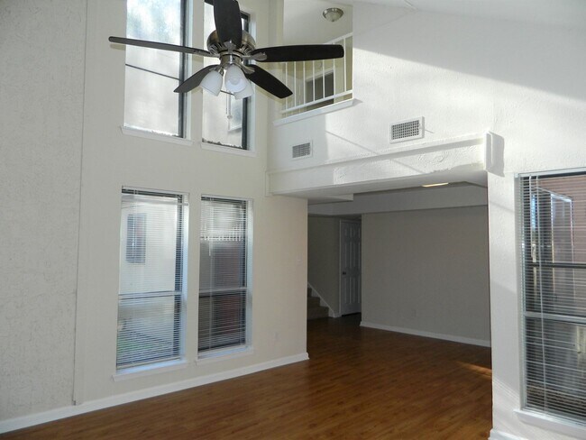 Foto del edificio - Rooney Properties3 (8607 Fathom Cir)