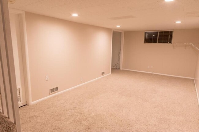 Building Photo - 5886 S Utahna Dr