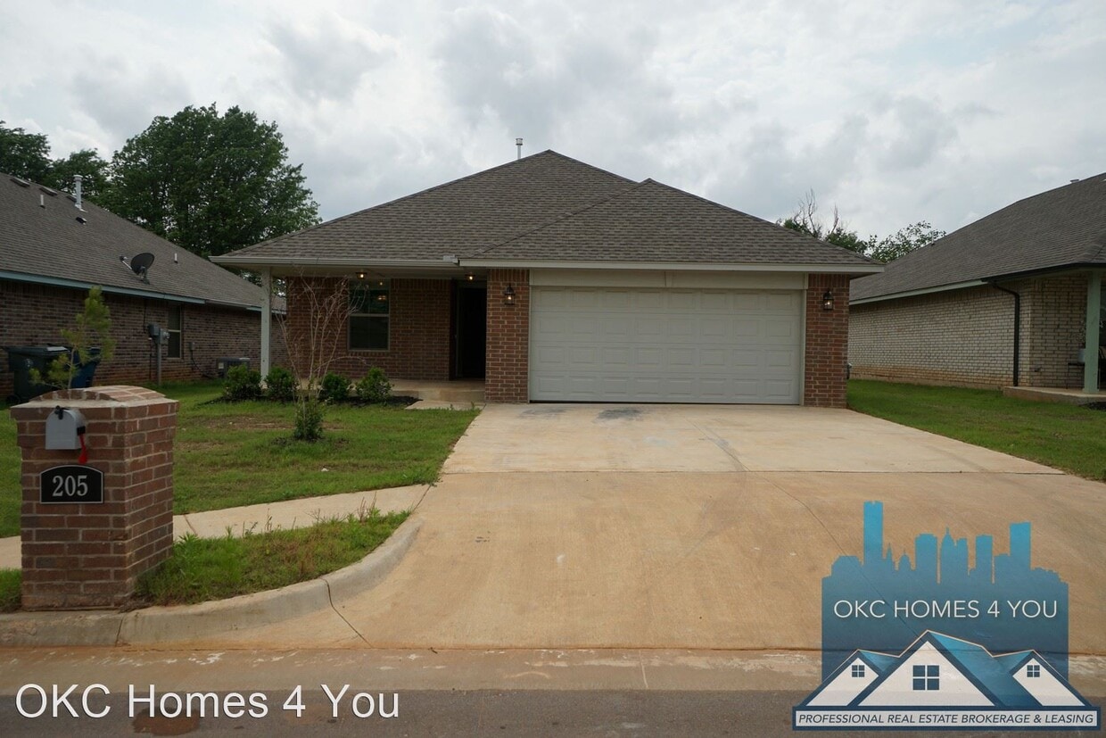 Primary Photo - 3 br, 2 bath House - 205 Saint Charles Way
