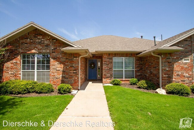 Foto del edificio - 4 br, 2 bath House - 4917 Royal Oak Dr.