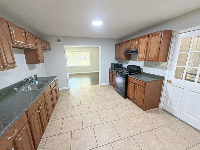Foto del edificio - 3587 Hallbrook St