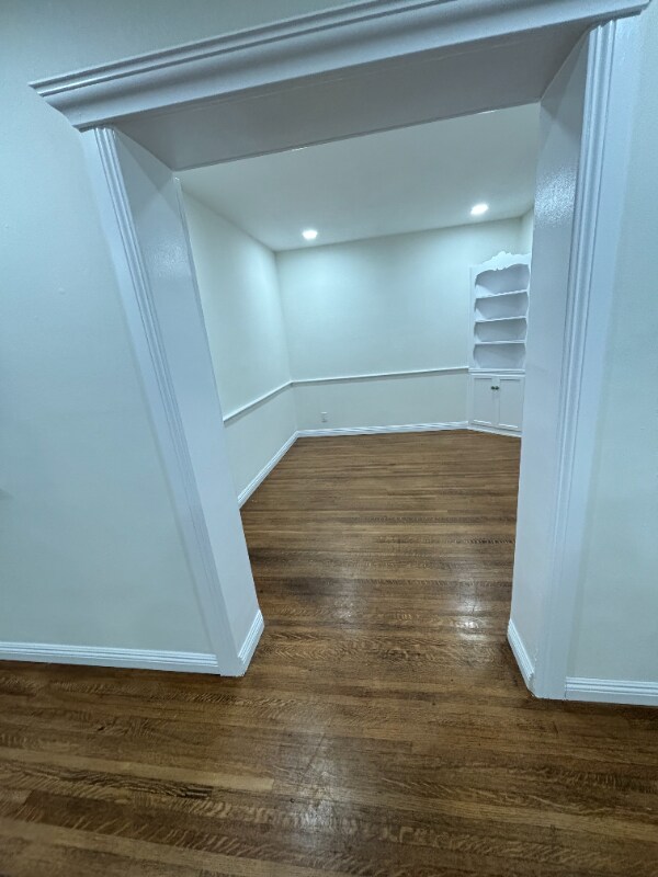 Foto del edificio - 1366 Kelton Ave