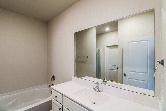 Foto del edificio - 7602 Tipton Meadow Way