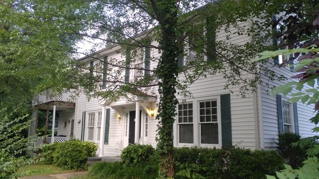 Building Photo - 120 Atwood St