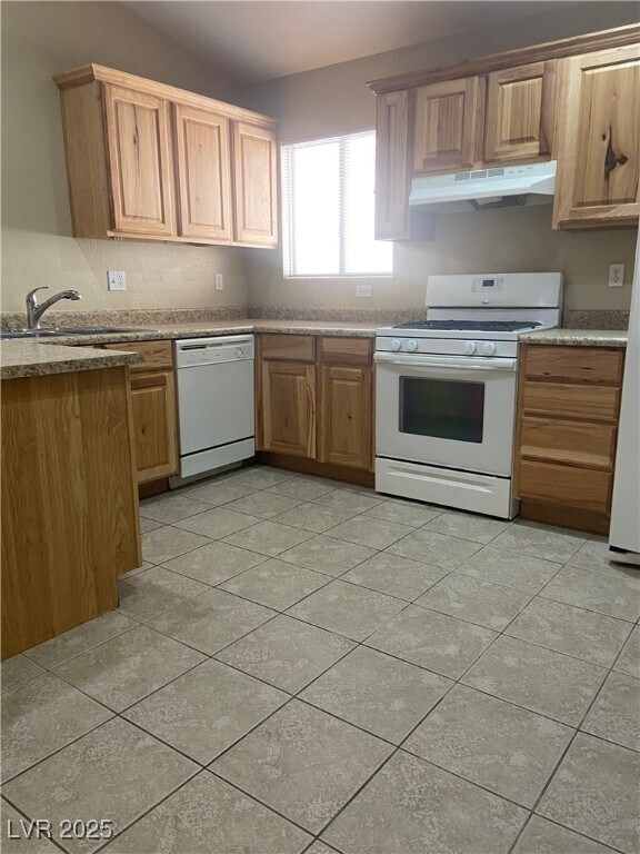 Building Photo - 1121 Basin Brook Dr