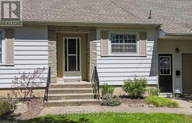 Building Photo - 6565 Stamford Green Dr