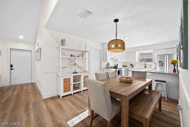 Foto del edificio - 738 95th Ave N